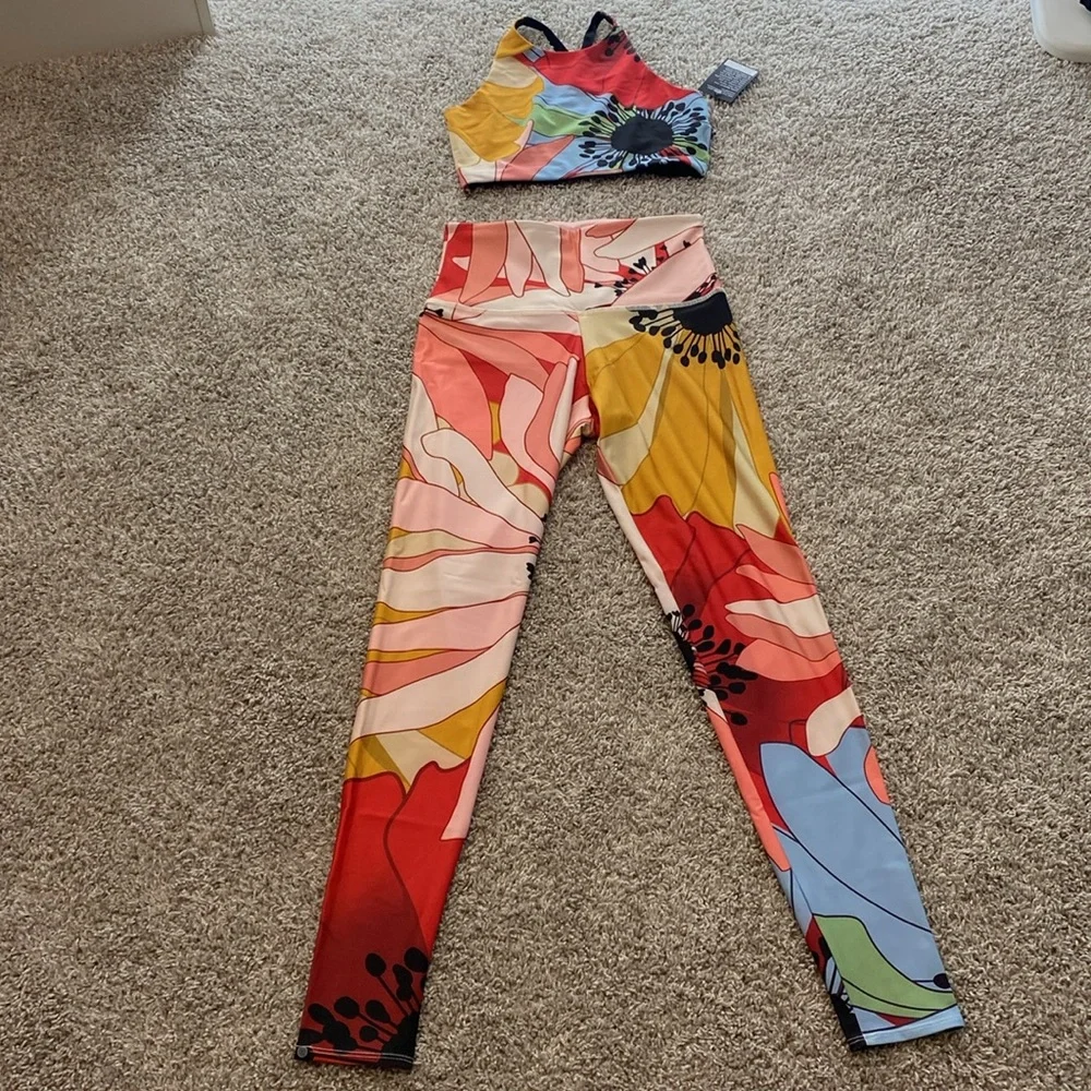 Onzie Flow Yoga High Neck Graphic Bra. BNWT - Picture 11 of 12